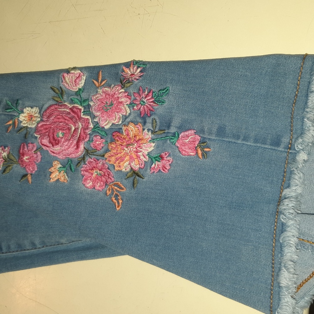 Pioneer Woman Pants with Flowers